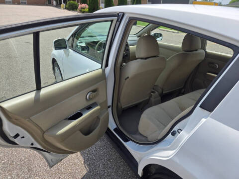 2009 Nissan Versa 1.8 S