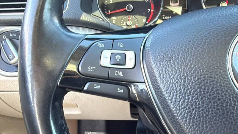 2018 Volkswagen Passat 2.0T SE