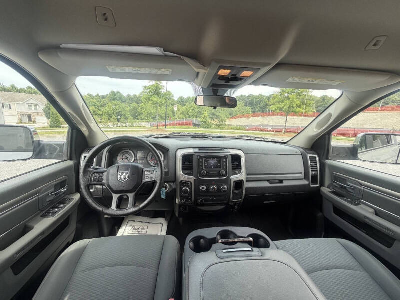 2017 RAM 1500 SLT