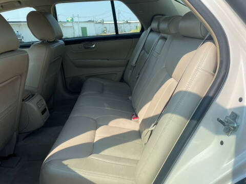 2011 Cadillac DTS Luxury Collection