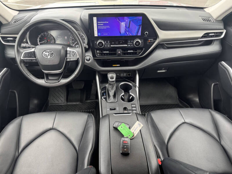 2024 Toyota Highlander XLE