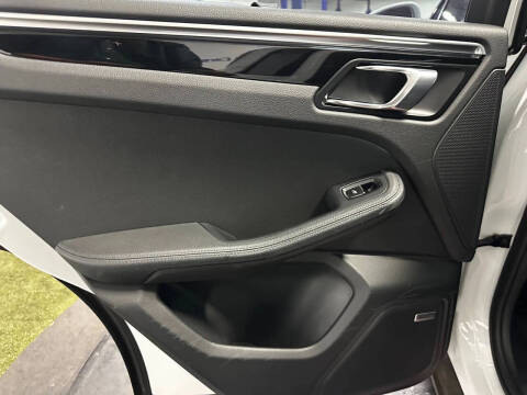 2018 Porsche Macan S