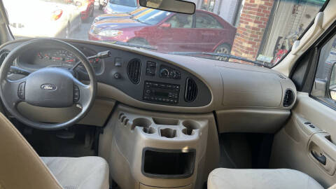 2005 Ford E-Series E-350 SD XLT