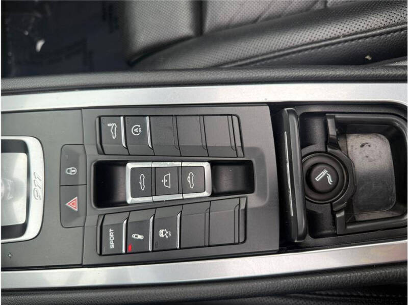 2017 Porsche 911 Carrera