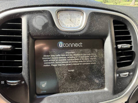 2015 Chrysler 300 Limited