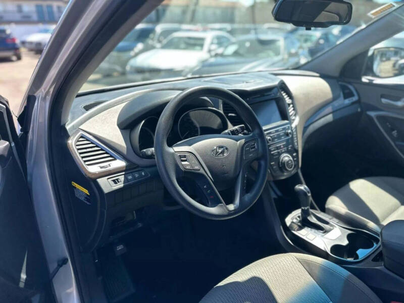 2017 Hyundai Santa Fe SE