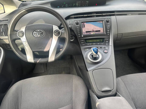 2010 Toyota Prius III