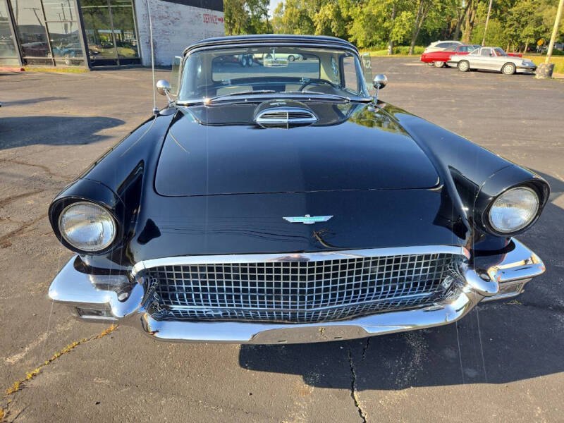 1957 Ford Thunderbird