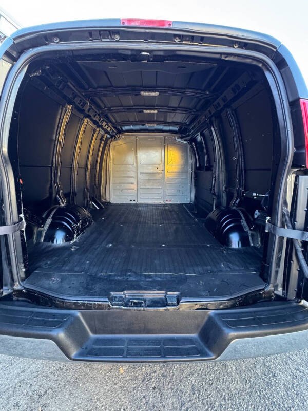 2017 Chevrolet Express 2500