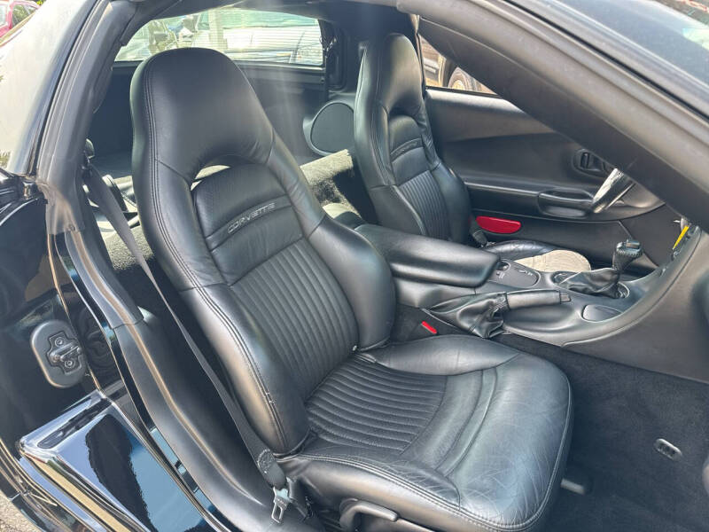 2004 Chevrolet Corvette