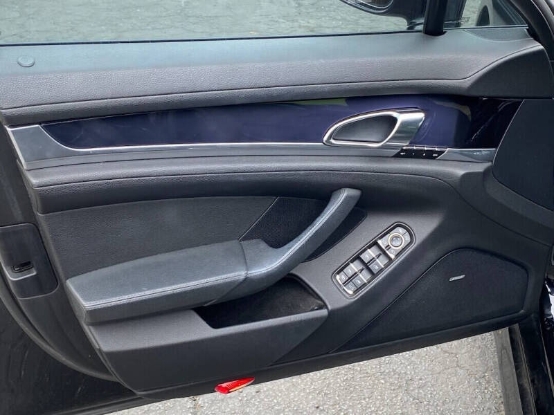 2012 Porsche Panamera 4