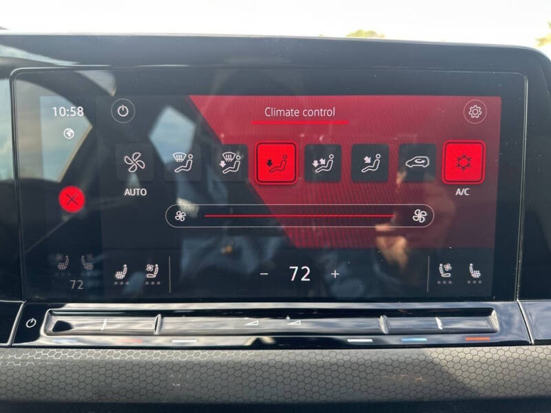 2024 Volkswagen Golf GTI SE