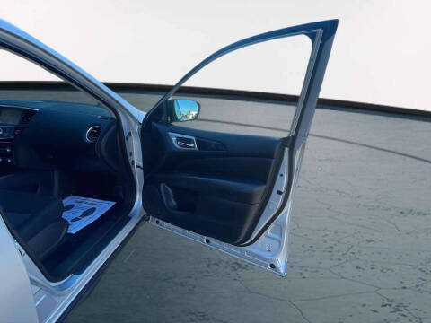 2020 Nissan Pathfinder SV