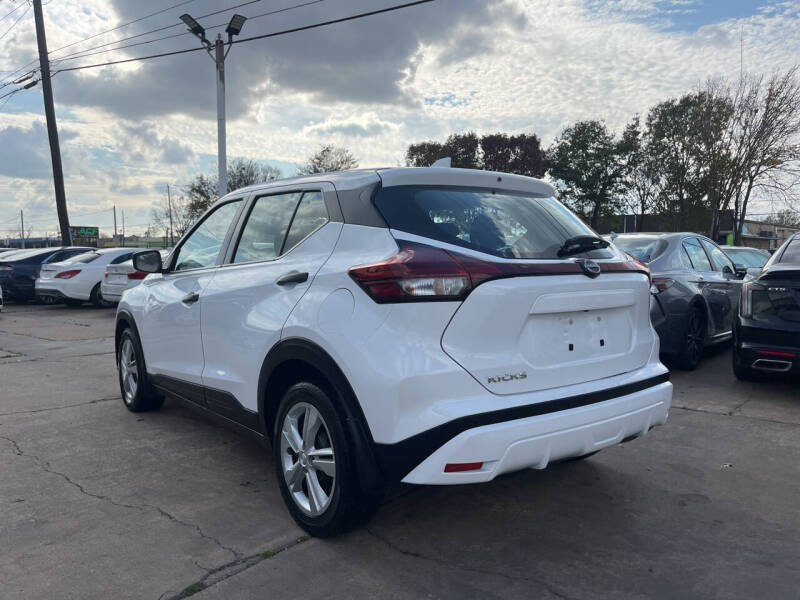 2023 Nissan Kicks S
