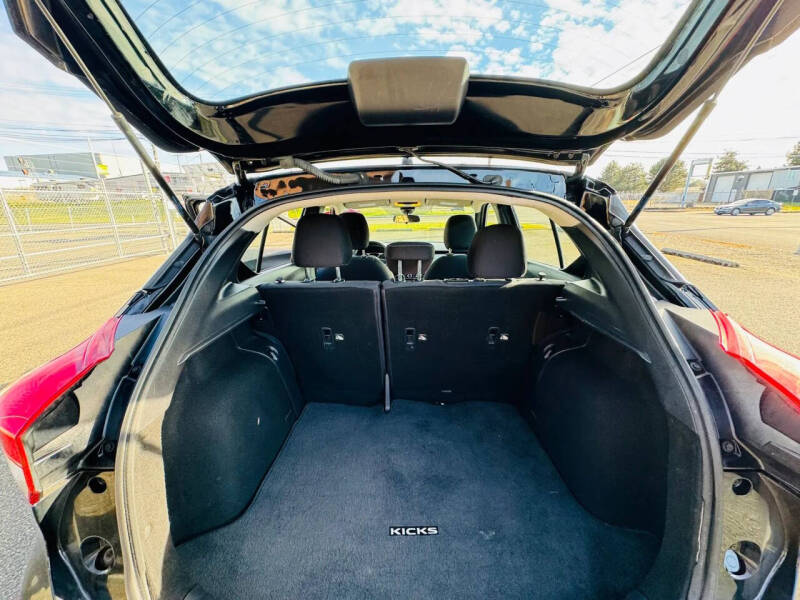 2020 Nissan Kicks S
