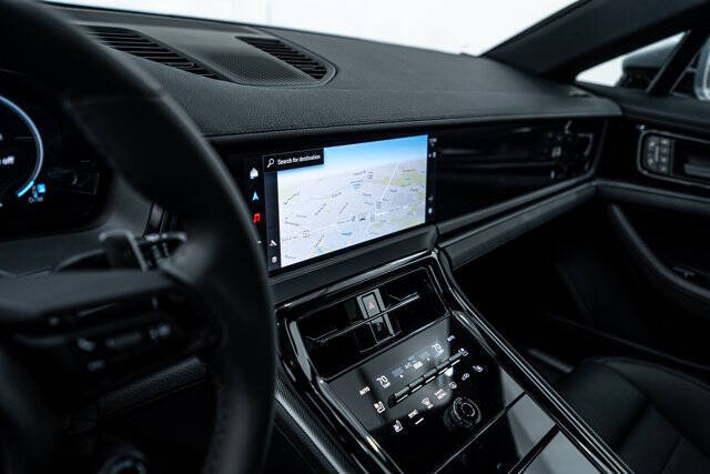 2025 Porsche Panamera 4