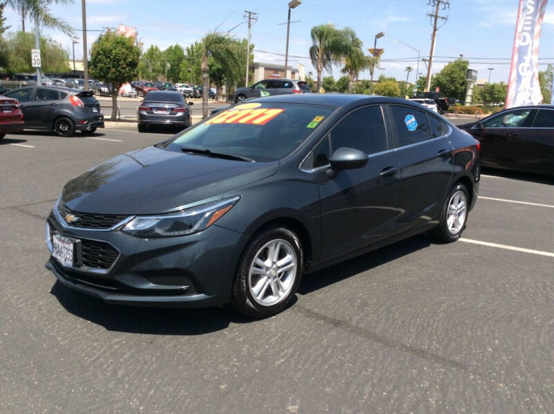 2018 Chevrolet Cruze for sale at River Park Automotive Center 2 in Fresno CA