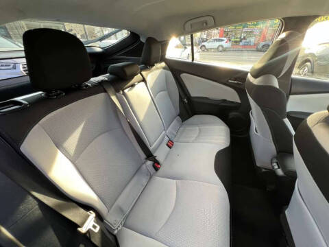 2022 Toyota Prius LE