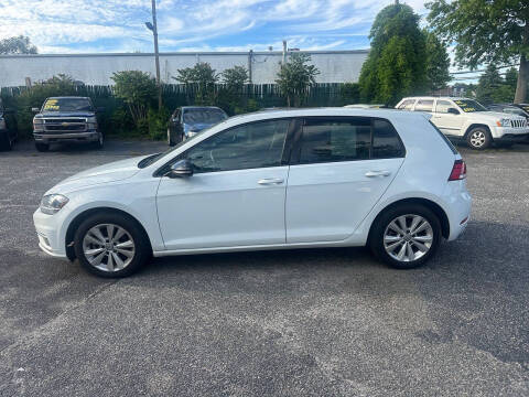 2018 Volkswagen Golf TSI SE