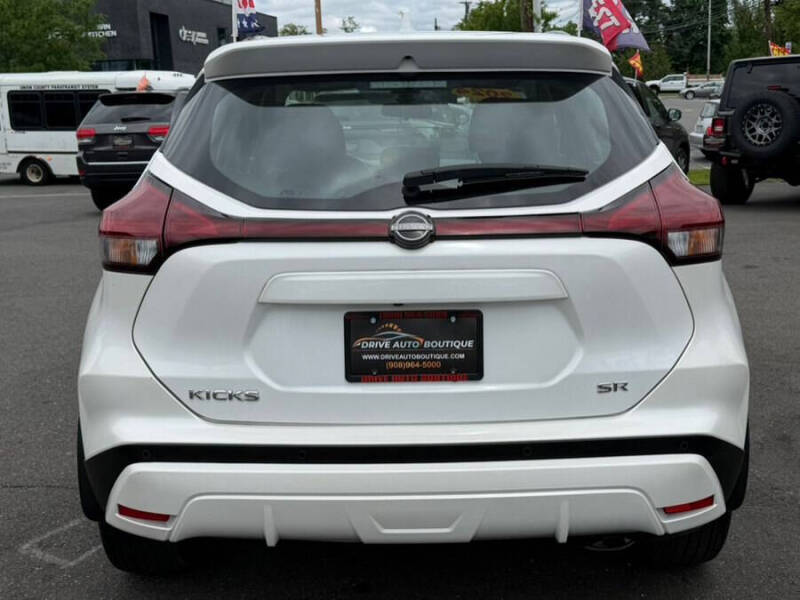2024 Nissan Kicks SR