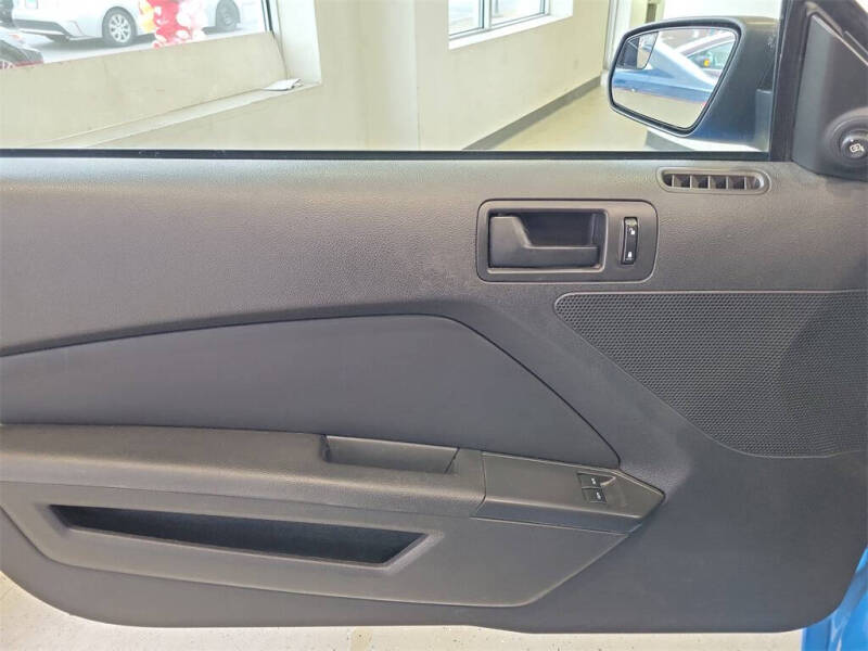 2013 Ford Mustang V6