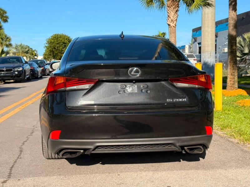 2017 Lexus IS 200t