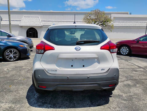 2020 Nissan Kicks SV