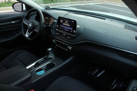 2022 Nissan Altima 2.5 SV