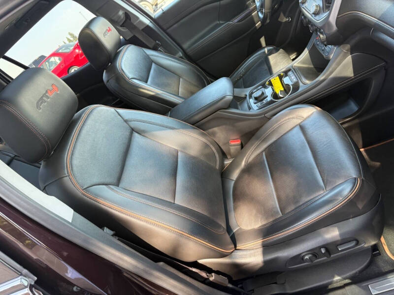 2021 GMC Acadia AT4