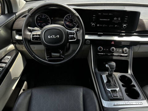 2023 Kia Carnival LX