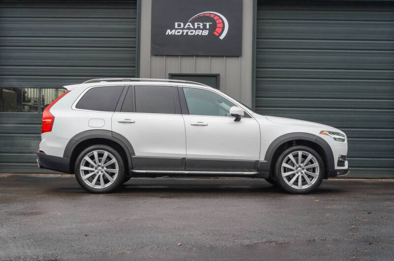 2016 Volvo XC90 T6 Momentum