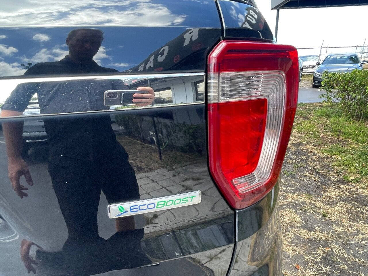 2018 Ford Explorer  - $17,900