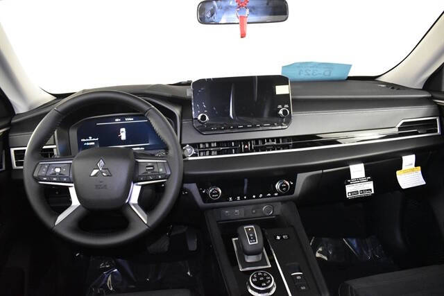 2025 Mitsubishi Outlander PHEV SE