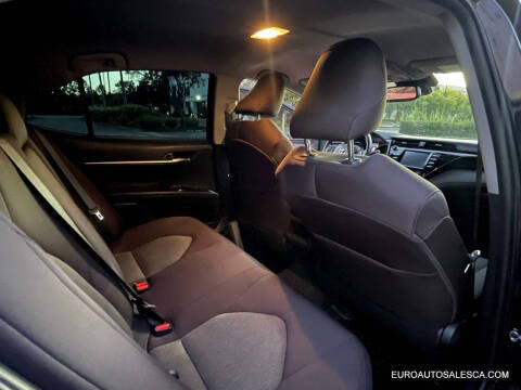 2019 Toyota Camry Hybrid LE