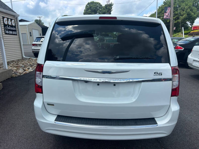 2016 Chrysler Town and Country Touring