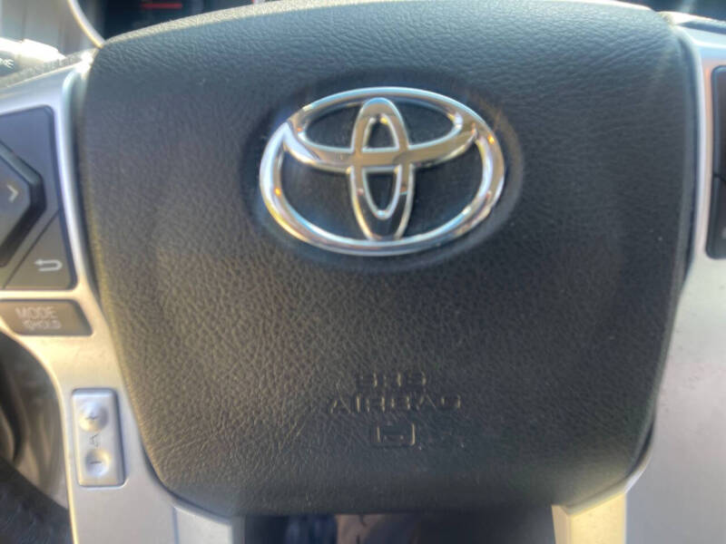 2016 Toyota Sequoia SR5