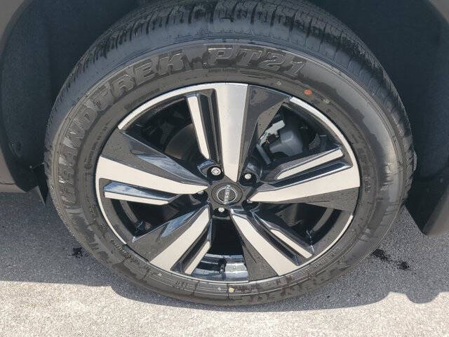 2025 Nissan Rogue SL