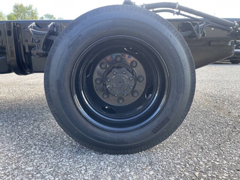 2024 Chevrolet Silverado 5500HD