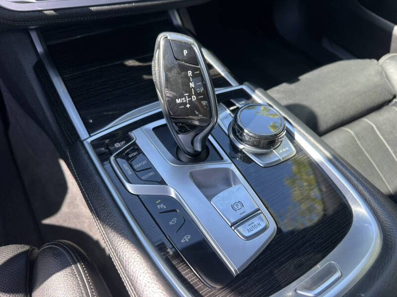 2017 BMW 7 Series 740i