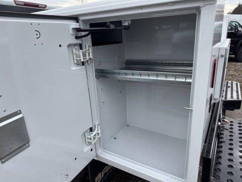 2025 GMC Sierra 3500HD CC Pro