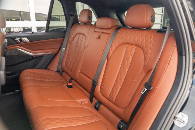 2022 BMW X5 33
