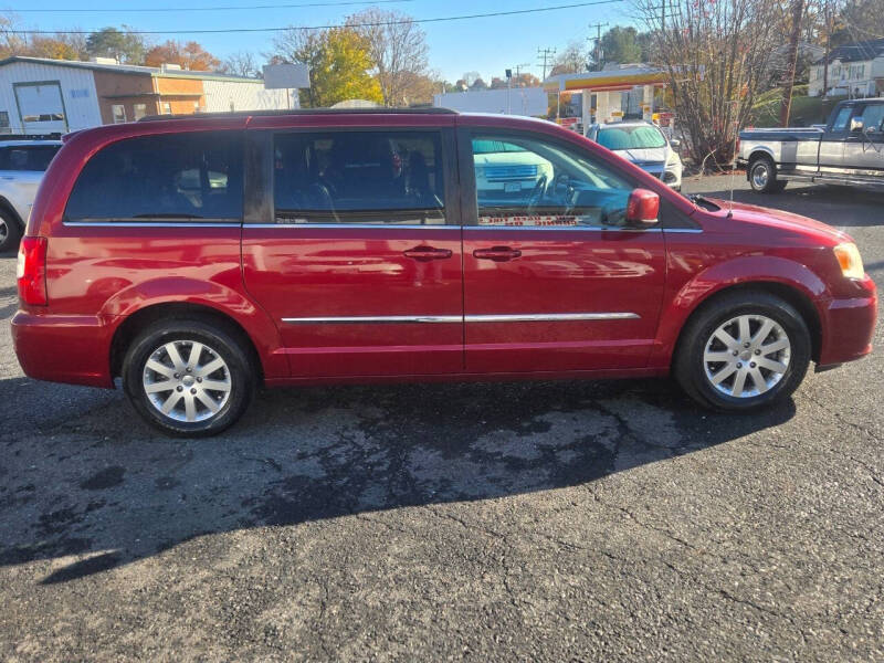 2013 Chrysler Town and Country Touring