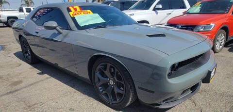 2017 Dodge Challenger SXT Plus