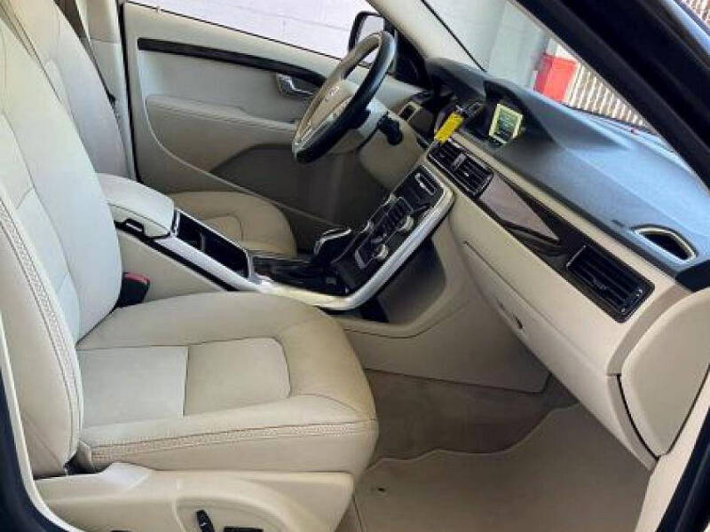 2016 Volvo XC70 T5 Premier