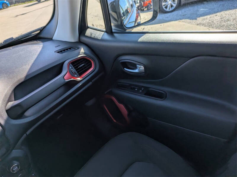 2023 Jeep Renegade Trailhawk