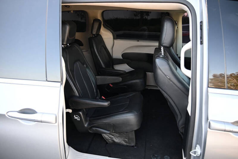 2019 Chrysler Pacifica Touring L