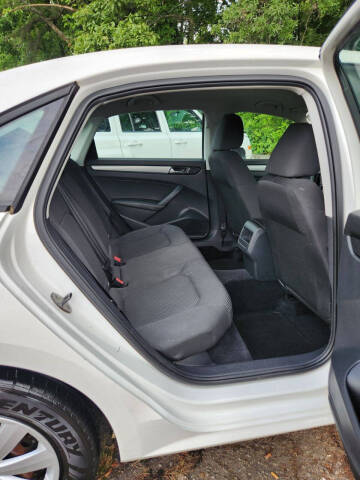 2013 Volkswagen Passat S PZEV