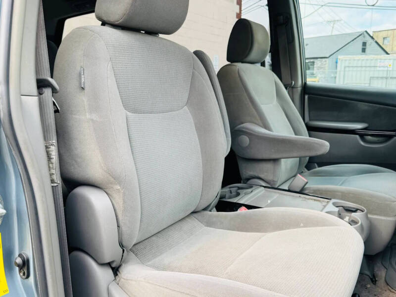 2005 Toyota Sienna
