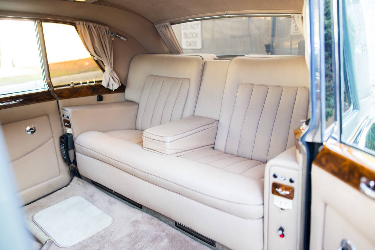 1967 Rolls-Royce Phantom 37