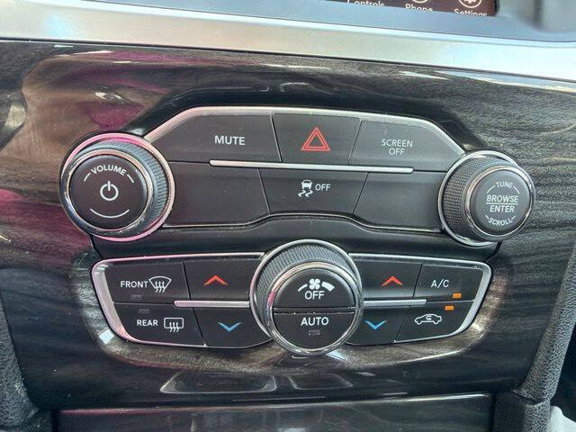 2017 Chrysler 300 Limited